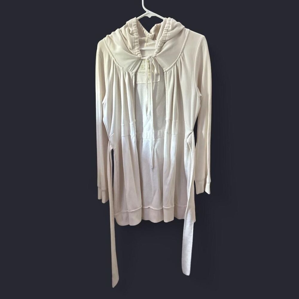 Victoria's Secret Women's White cream Sweatshirt - Picture 4 of 7